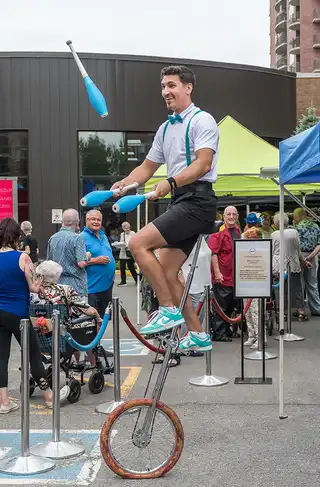 Philémon en animation de cirque
